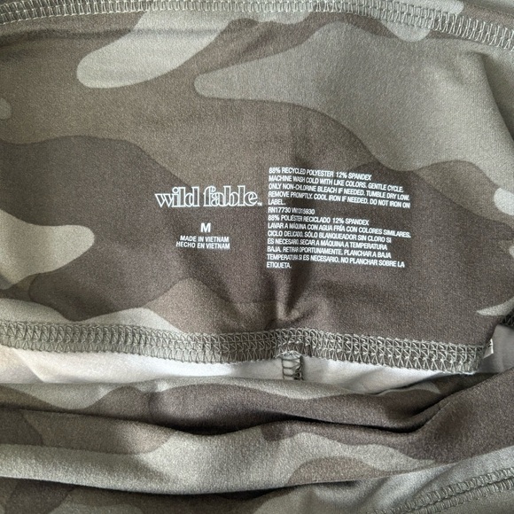 NWT wild fable super soft camo pocket leggings medium - Picture 4 of 4